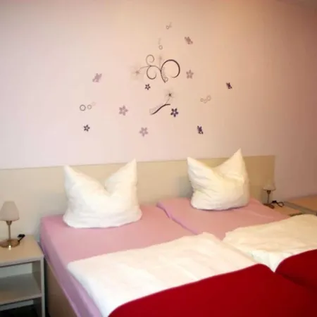 Apartman Waldeck - - Eg *
